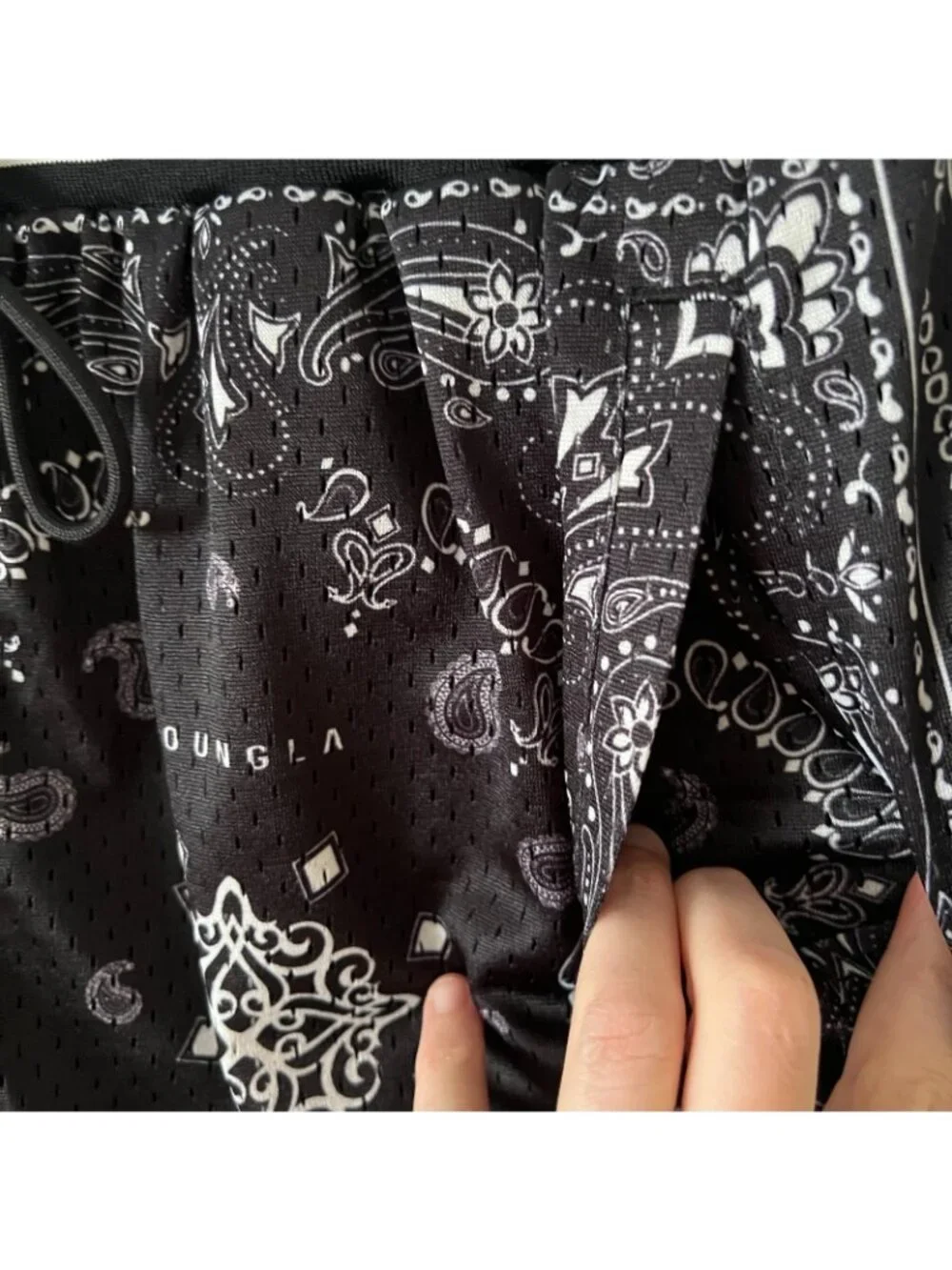 Young LA Black Bandana Print Mesh Athletic Shorts Men's Size Small